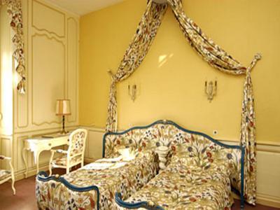 Chateau De Rigny Ментон-Сен-Бернар Стая снимка